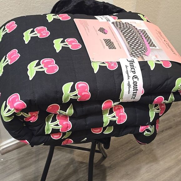 Juicy Couture Home Cherry Print 3-PC Reversible Full/Queen Quilt Set - Picture 5 of 7